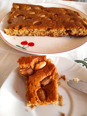 Torta de Aceite con Almendras de Cayetana